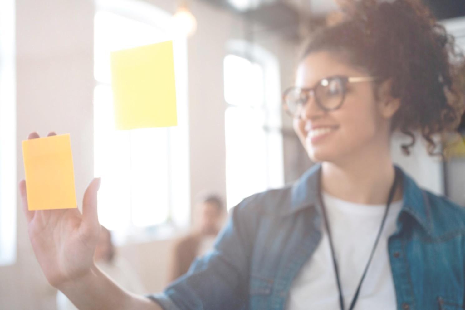 Bureau moderne avec analyses financières